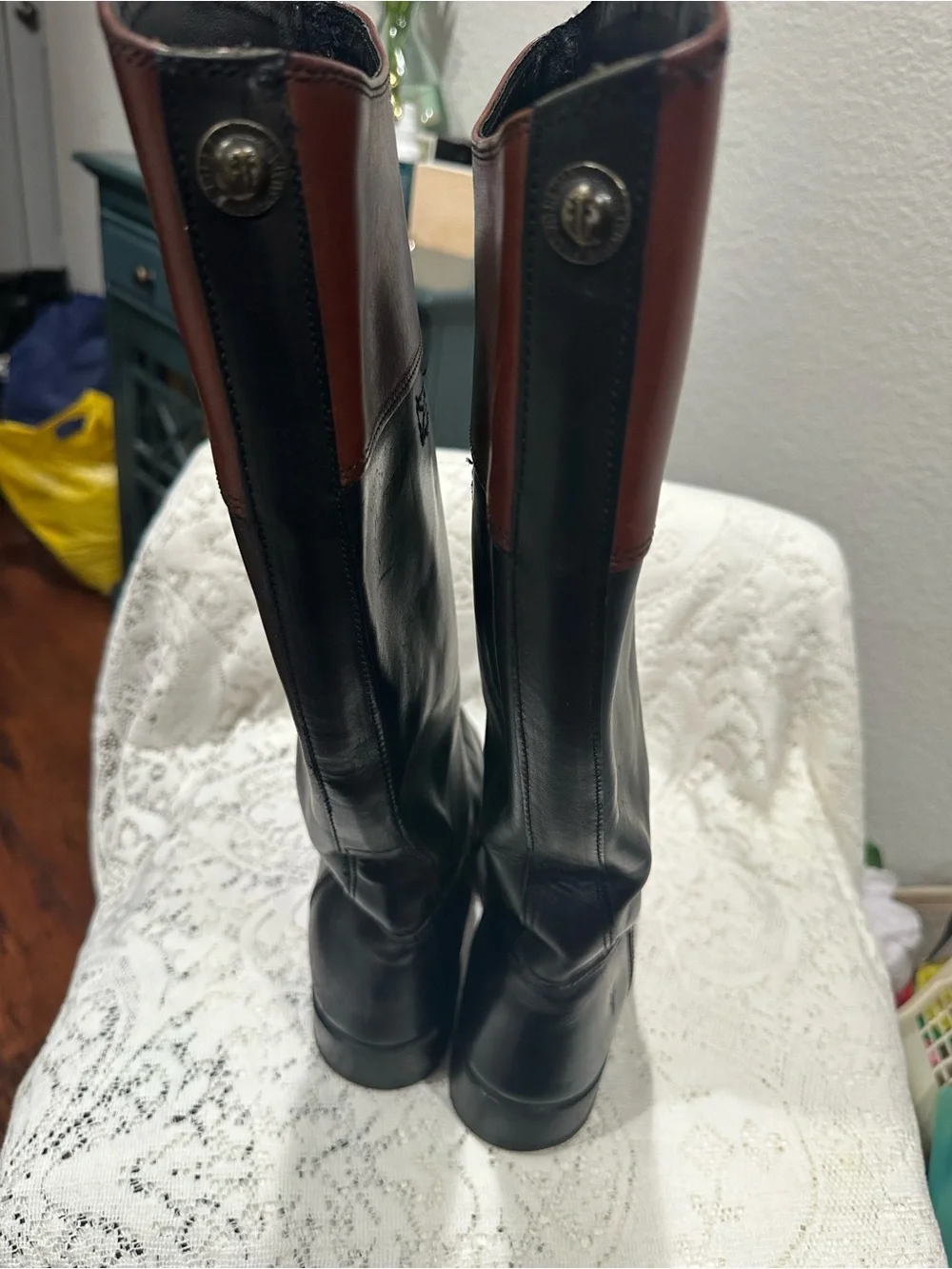 Frye women’s Two-Tone Riding Boots - Black leather with Brown Cuff size 7.5 m
